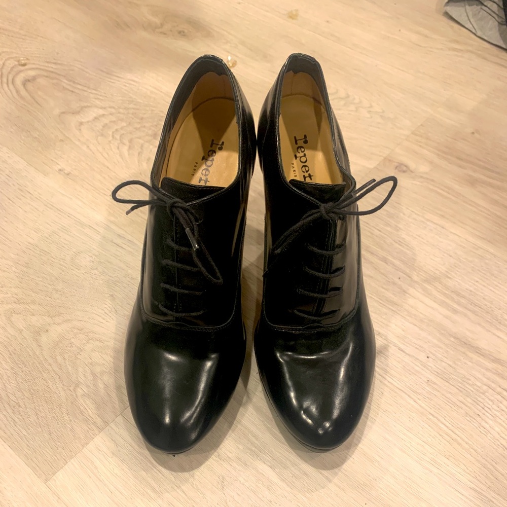 Black repetto